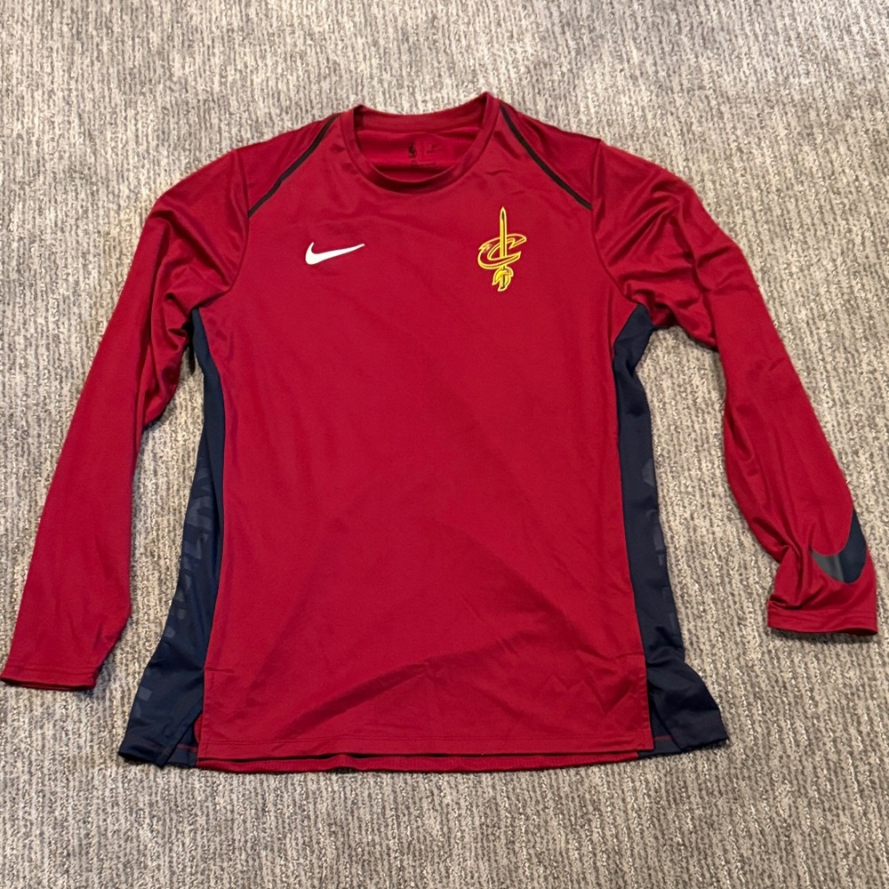 Nike Cleveland Cavaliers Dri-Fit Marion Long Sleeve Basketball Top w Navy Panels